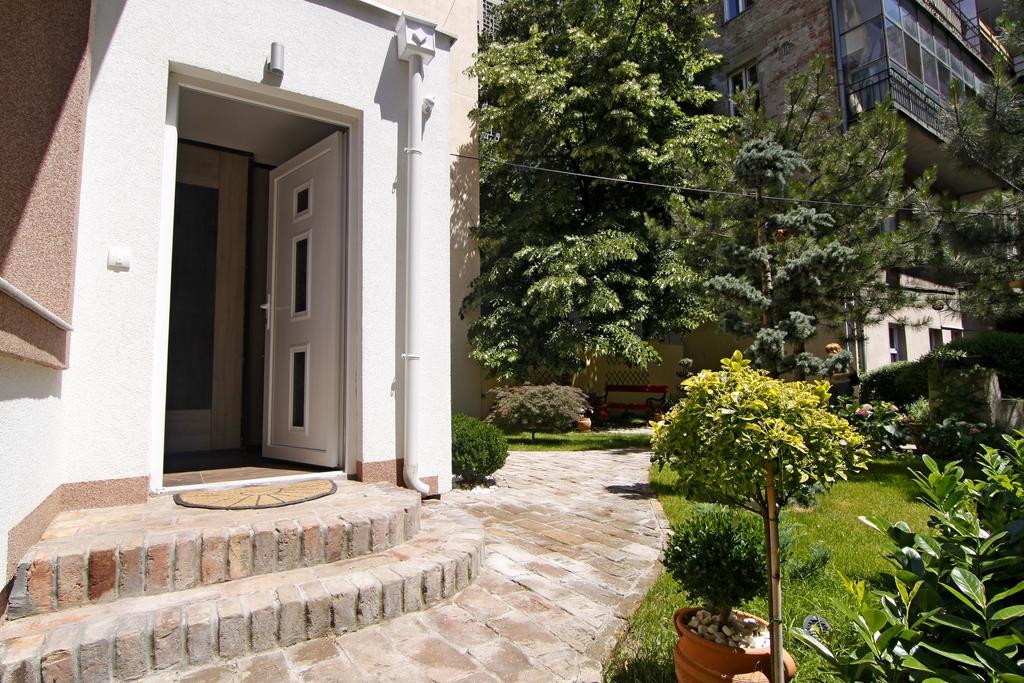 Green And Blue Garden Apartments Belgrade Extérieur photo