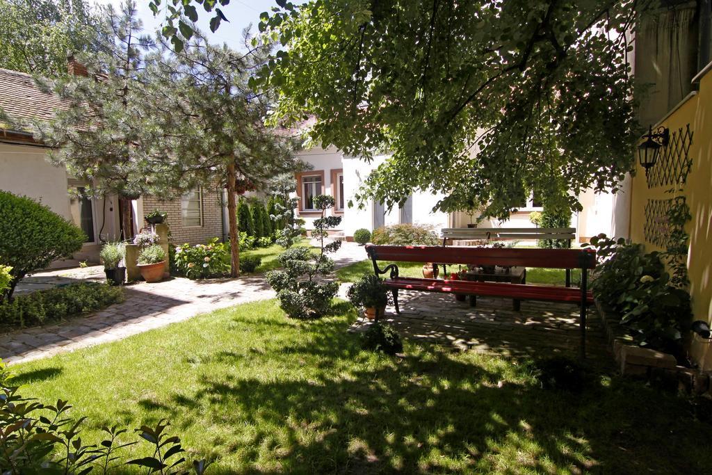 Green And Blue Garden Apartments Belgrade Extérieur photo